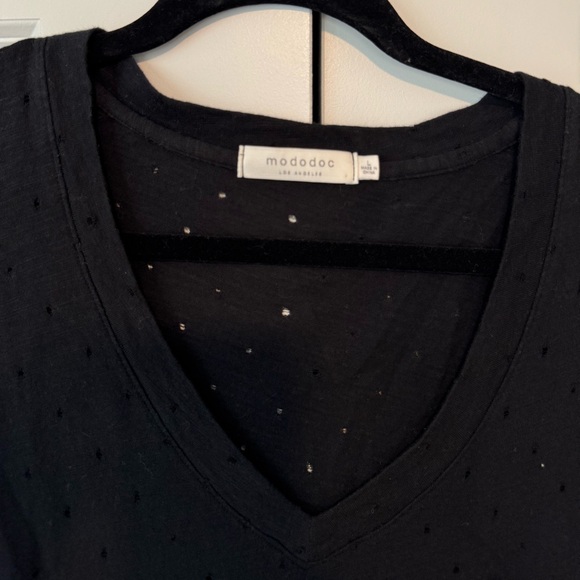 NWOT Mododoc Laser Cut V-Neck Tee in Black Sz Large - Picture 5 of 5